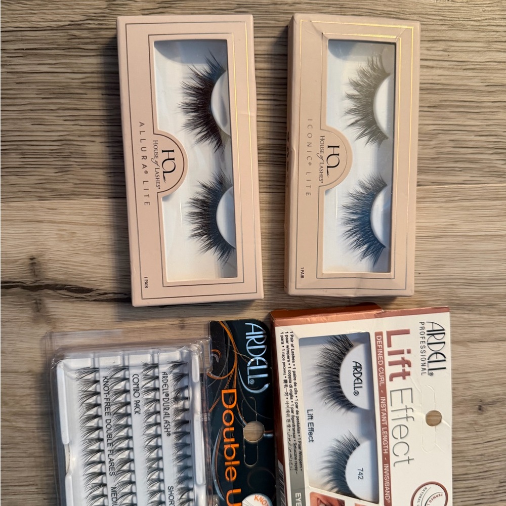 Bundle of lashes